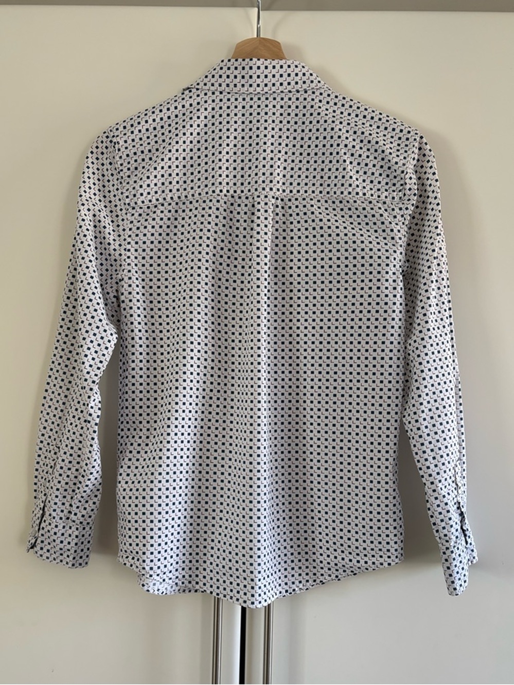 Ben Sherman White Shirt with Navy Squares and Maroon Accents Boys Size 18 - Picture 2 of 6